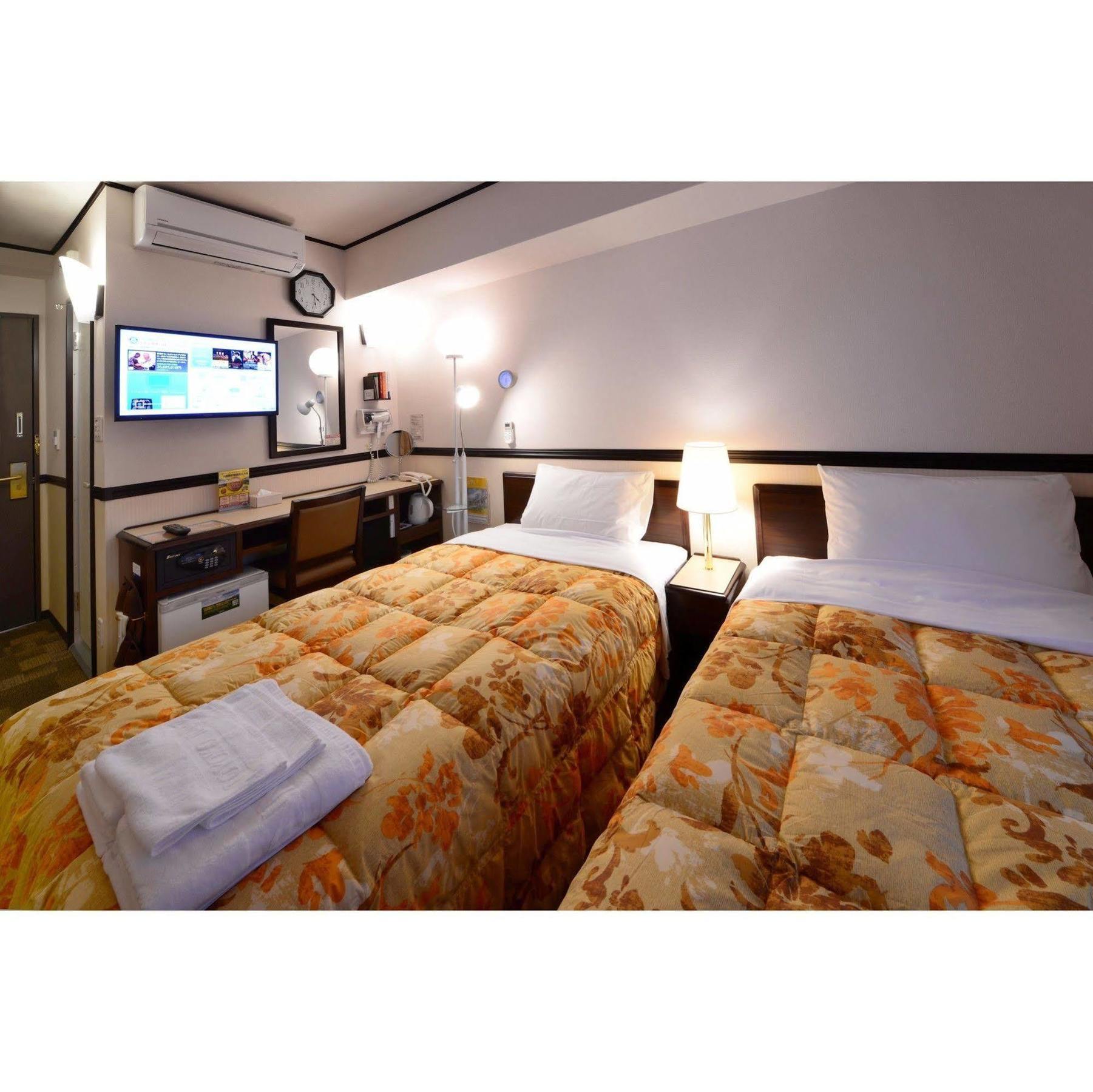 Toyoko Inn Nagoya-Eki Sakuradori-Guchi Honkan מראה חיצוני תמונה
