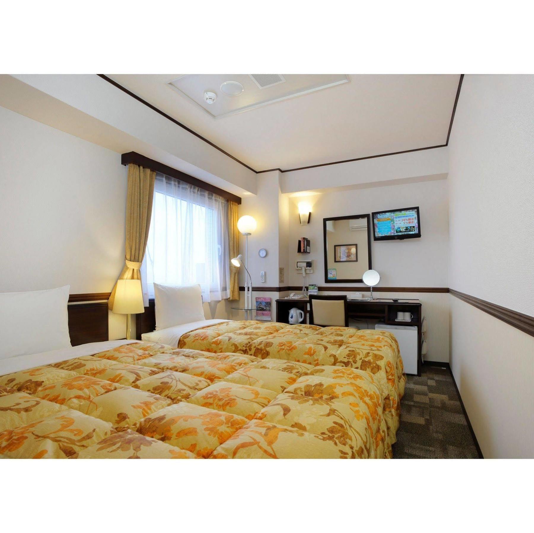 Toyoko Inn Nagoya-Eki Sakuradori-Guchi Honkan מראה חיצוני תמונה
